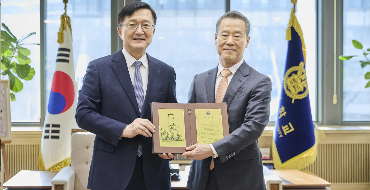 홍선근 보도자료(썸네일)